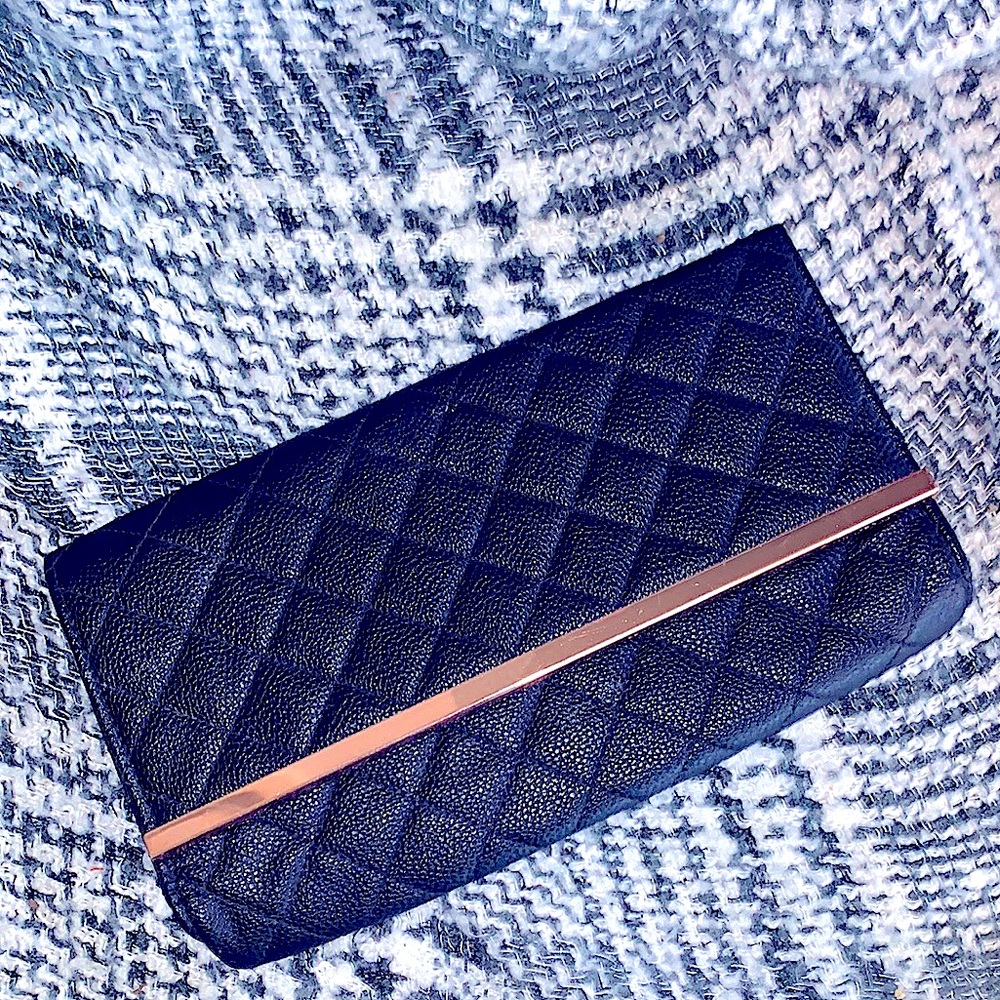 So_CHIC Matte Black Pebble Quilted Textured Handbag+Beautiful RoseGold Trim Snap